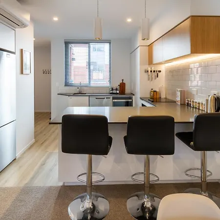 Central 2Br Townhouse With Free Carpark